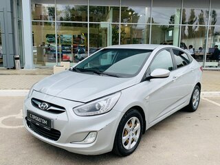 2014 Hyundai Solaris I, серебристый, 735000 рублей, вид 1