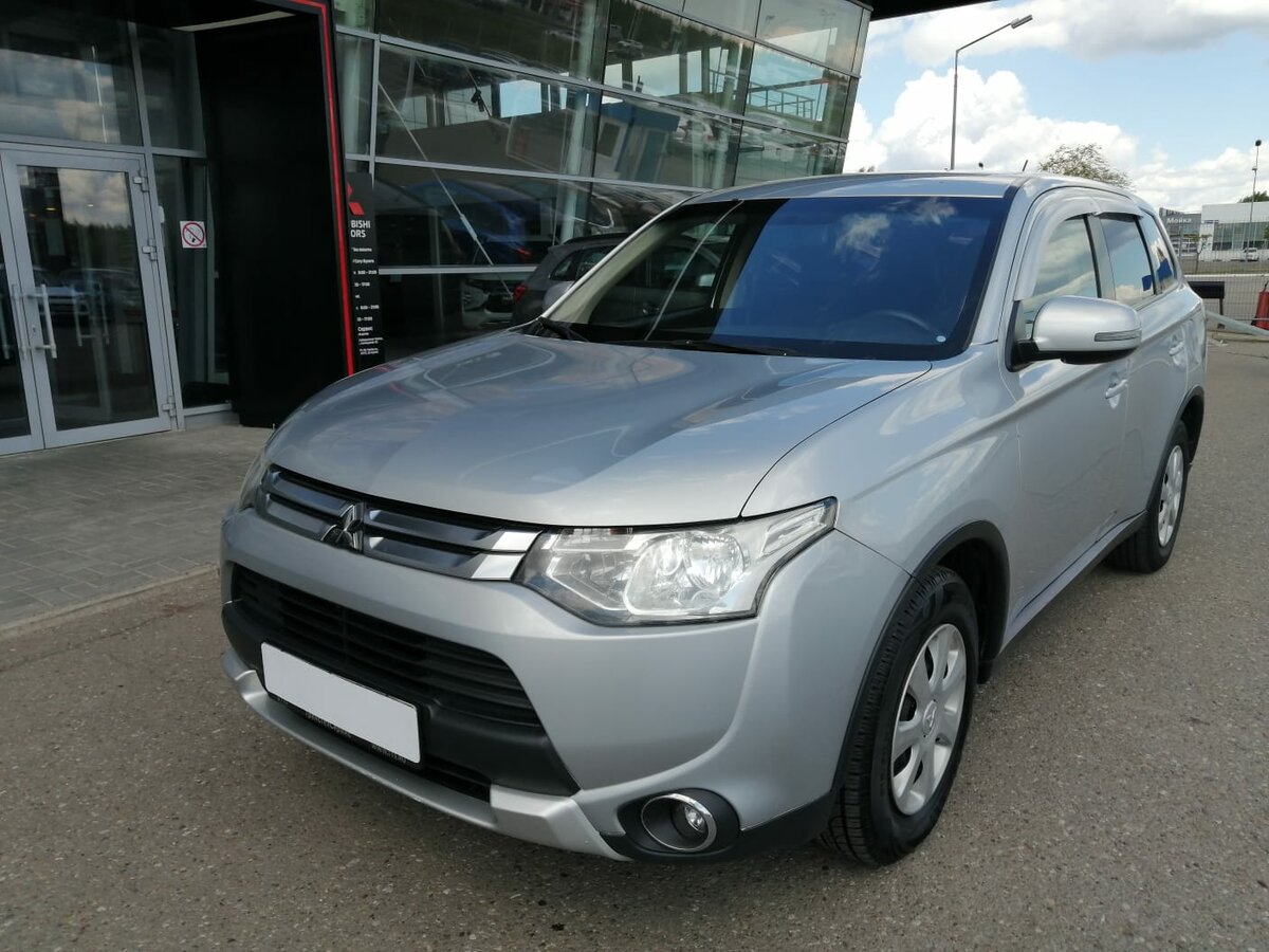 Купить б/у Mitsubishi Outlander III Рестайлинг 2.0 CVT (146 л.с.) 4WD ...