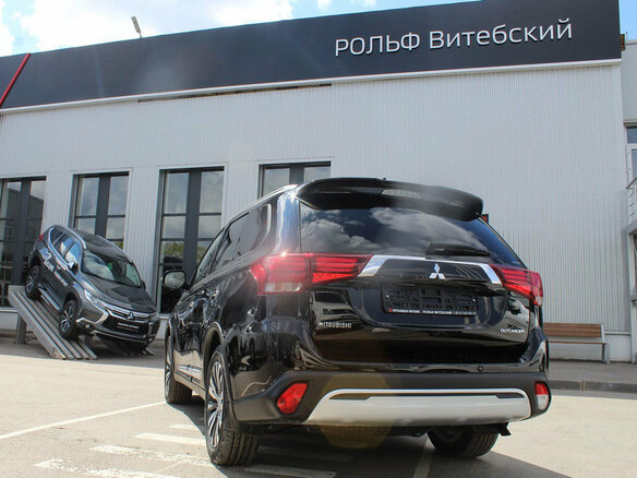 2020 Mitsubishi Outlander III Рестайлинг 3, чёрный - вид 4