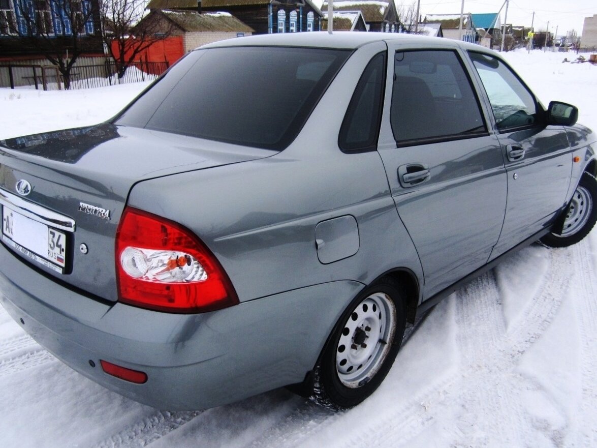 Приора седан 2009