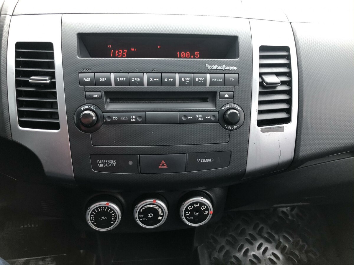 Как снять магнитолу mitsubishi outlander Купить б/у Mitsubishi Outlander II 2.4 CVT (170 л.с.) 4WD бензин вариатор в Санк