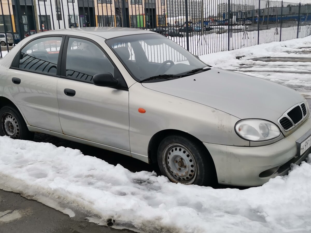 Бежевый шевроле ланос