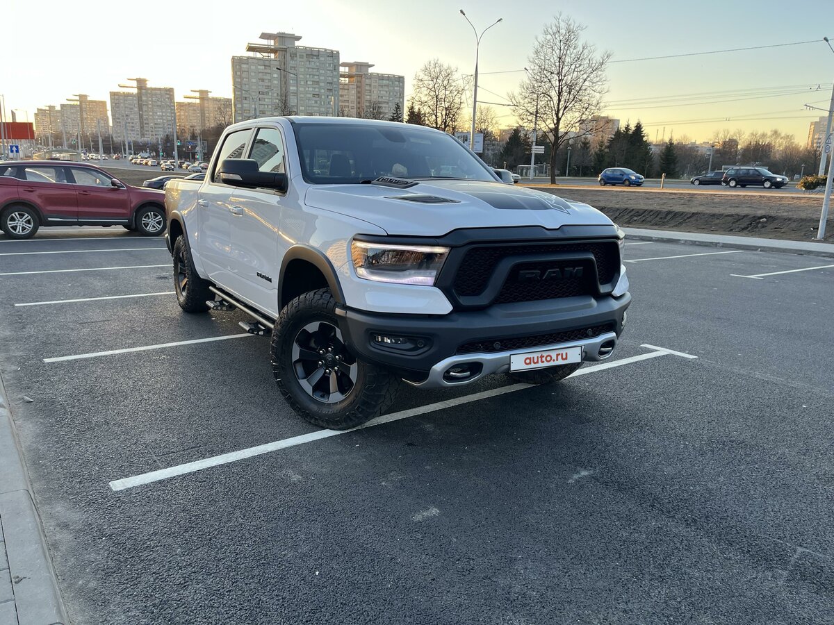 Купить б/у Ram 1500 V Crew Cab eTorque 5.7 AT (395 л.с.) 4WD бензин ...