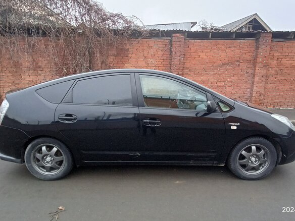 2007 Toyota Prius II Рестайлинг (XW20), чёрный, 800000 рублей - вид 1