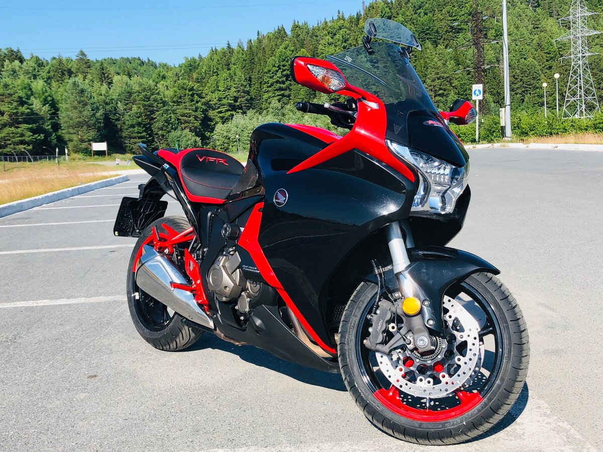 Honda vfr1200f Custom