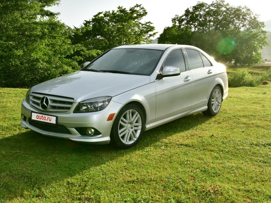 Девушка и Mercedes c class w204