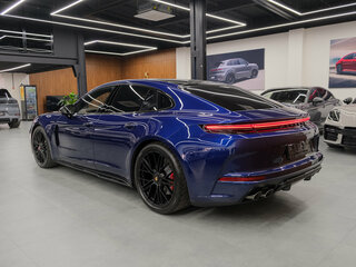 2025 Porsche Panamera GTS III, синий, 26970000 рублей, вид 4