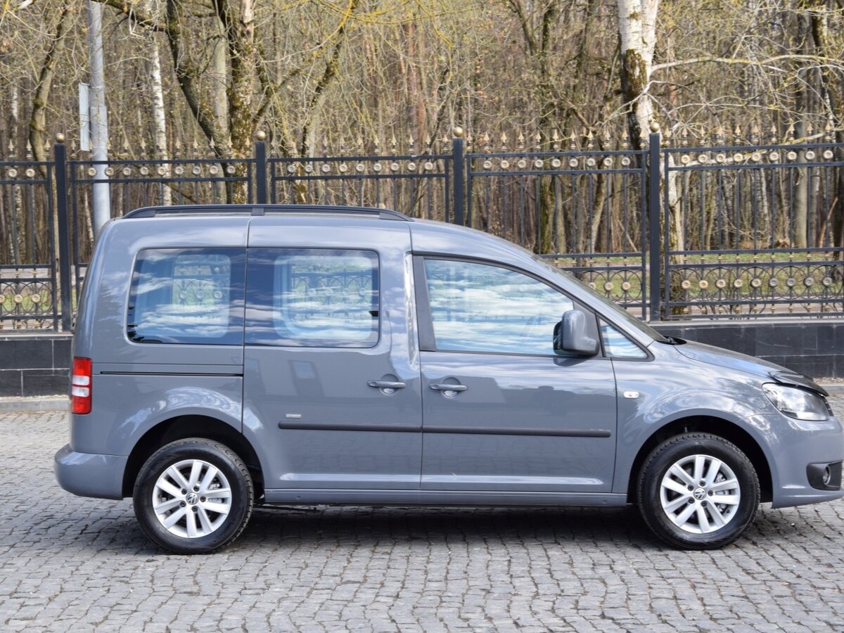 Volkswagen Caddy 2013 зад