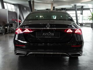 2025 Mercedes-Benz E-Класс 300 VI (W214, S214), чёрный, 9200000 рублей, вид 5