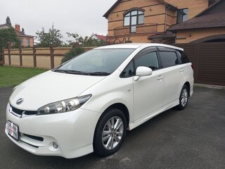 2010 Toyota Wish II, белый, 1430000 рублей, вид 1
