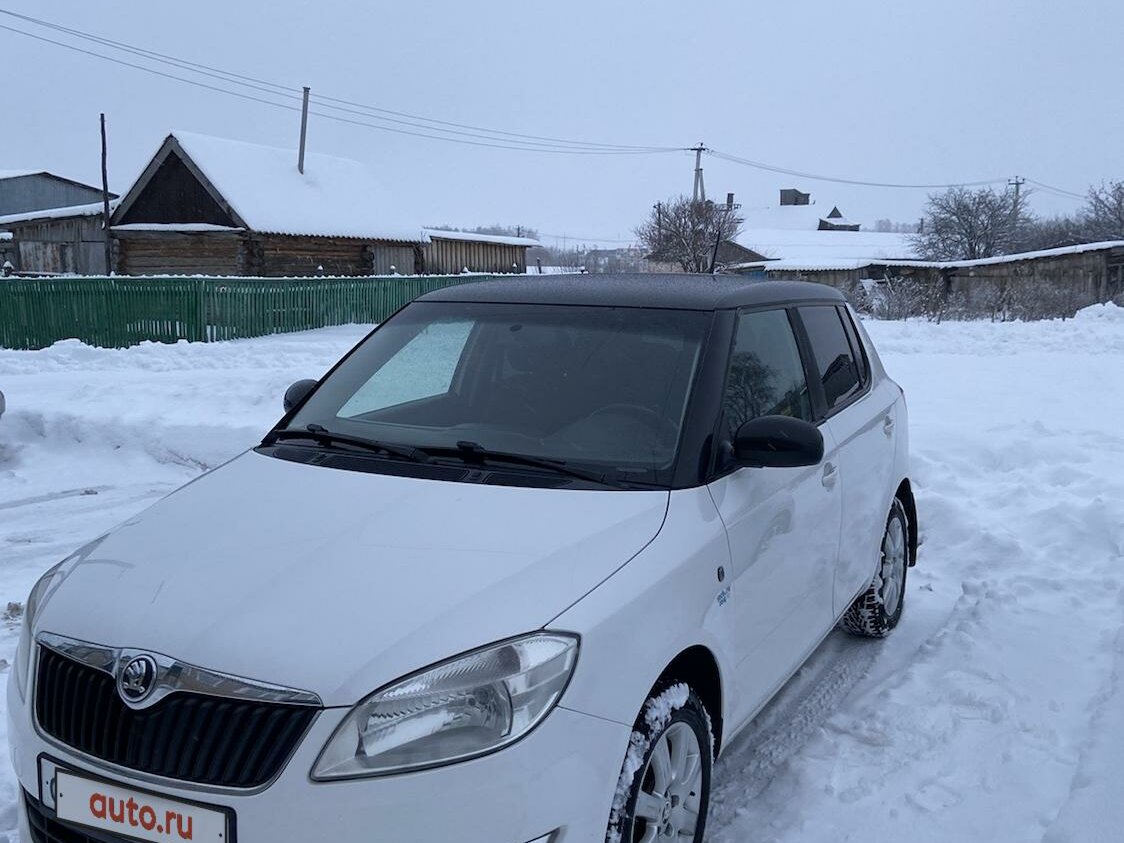 Купить б/у Skoda Fabia II Рестайлинг 1.2 MT (70 л.с.) бензин механика в ...