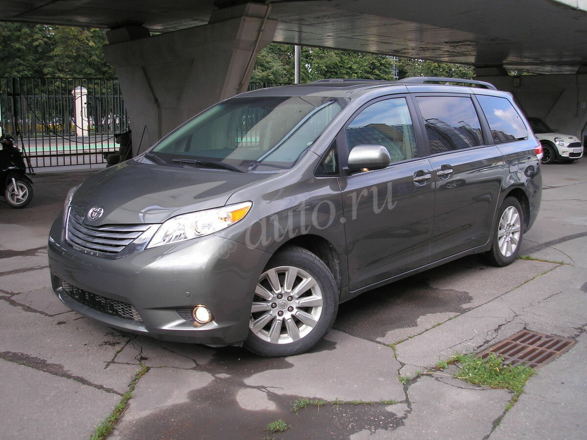 Тойота минивэн 2012 Sienna
