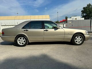 1998 Mercedes-Benz S-Класс 500 Long III (W140) Рестайлинг, золотистый, 2200000 рублей, вид 1