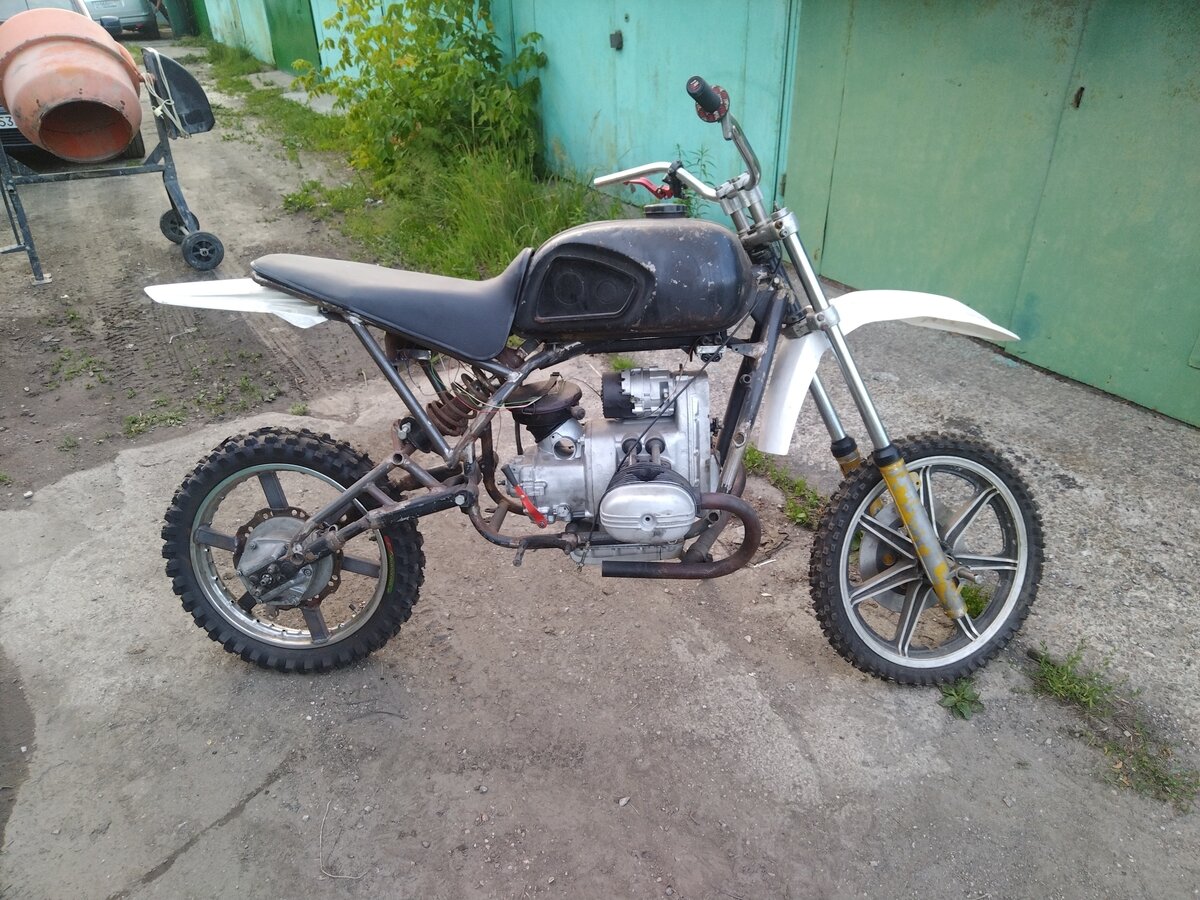 Урал кроссовый 8 203