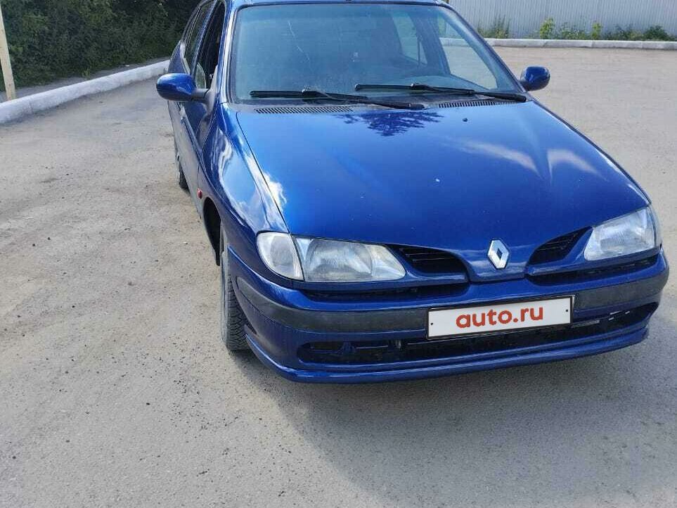 Купить б/у Renault Laguna I 2.0 MT (140 л.с.) бензин механика в Трубичино: серый