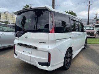 2022 Honda Stepwgn Spada V Рестайлинг, белый, 1800000 рублей, вид 4