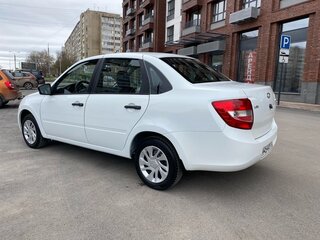 2018 Lada (ВАЗ) Granta I Рестайлинг, белый, 470000 рублей, вид 1