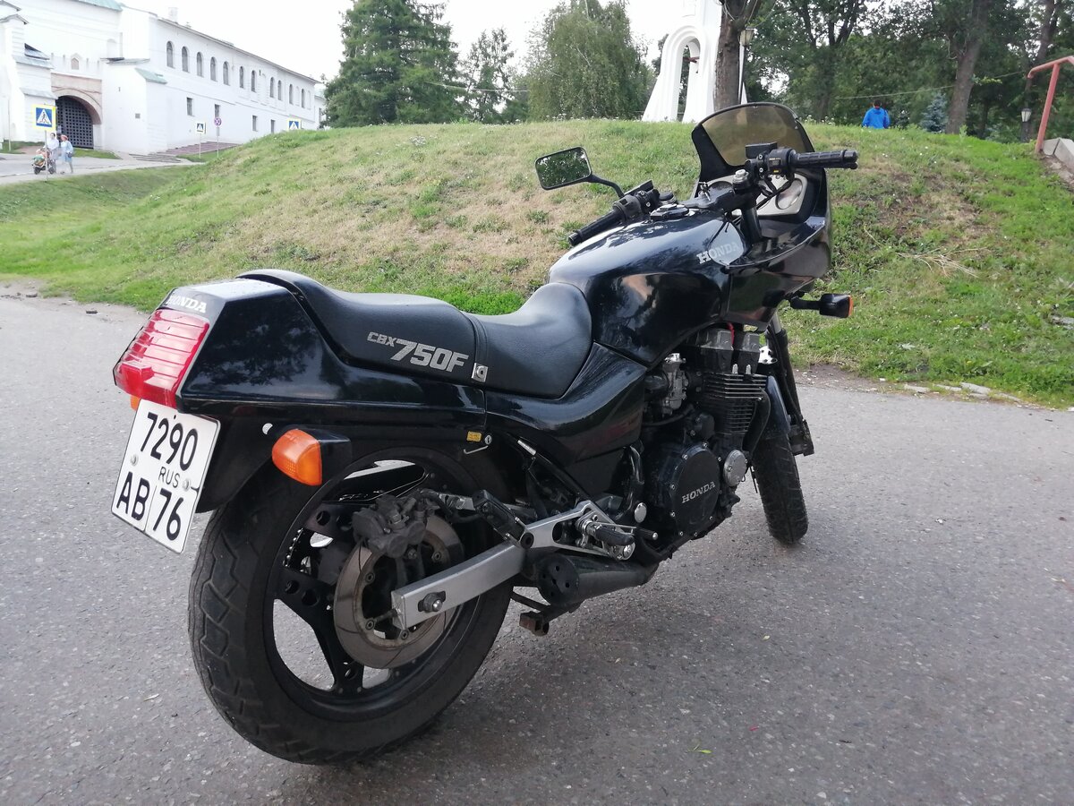 Honda cbx750f
