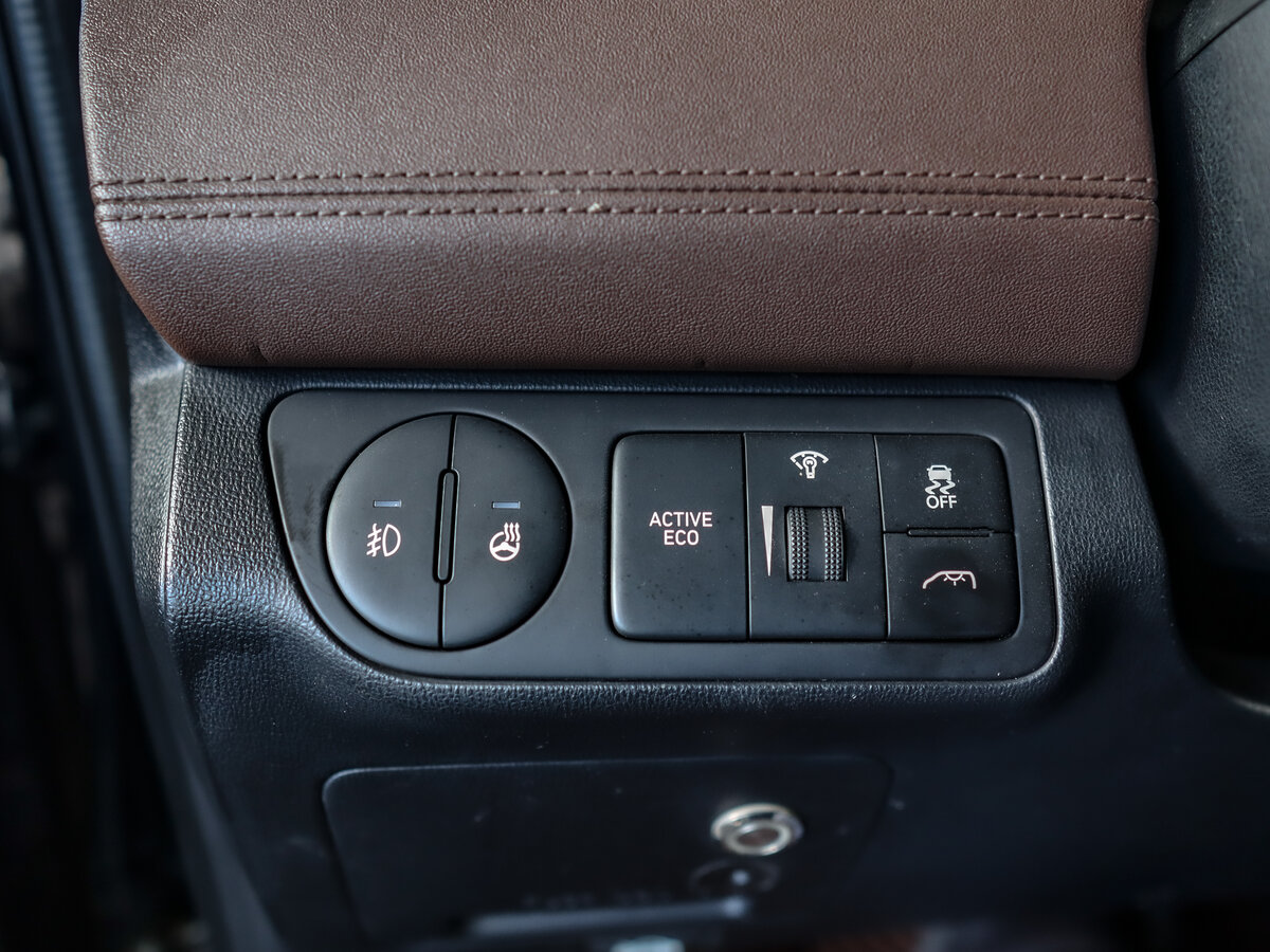 Купить б/у Hyundai Grand Starex I Рестайлинг 2 2.5d AT (175 л.с ...