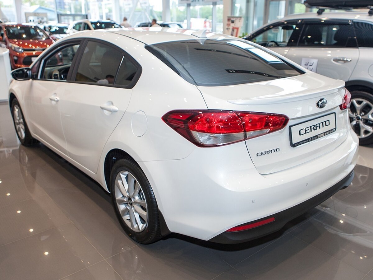 Kia Cerato 2018 Р±РµР»С‹Р№