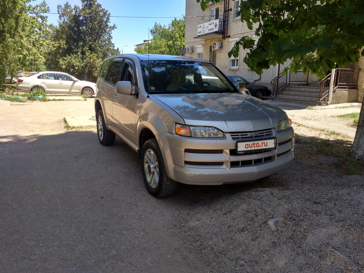 Isuzu Axiom 2004