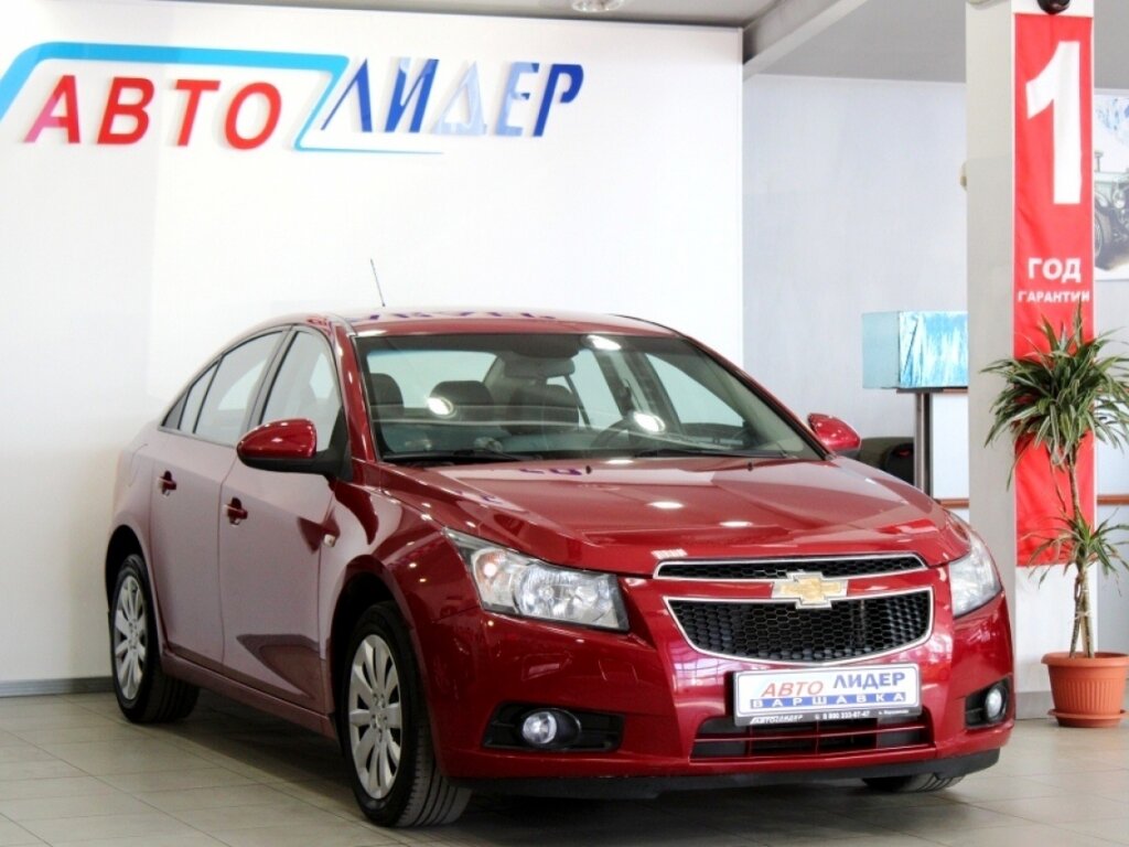 Шевроле Круз седан 2011 красный