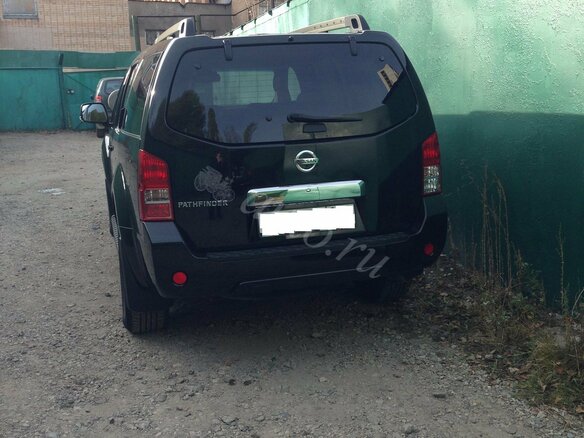 2011 Nissan Pathfinder III Рестайлинг, чёрный - вид 3
