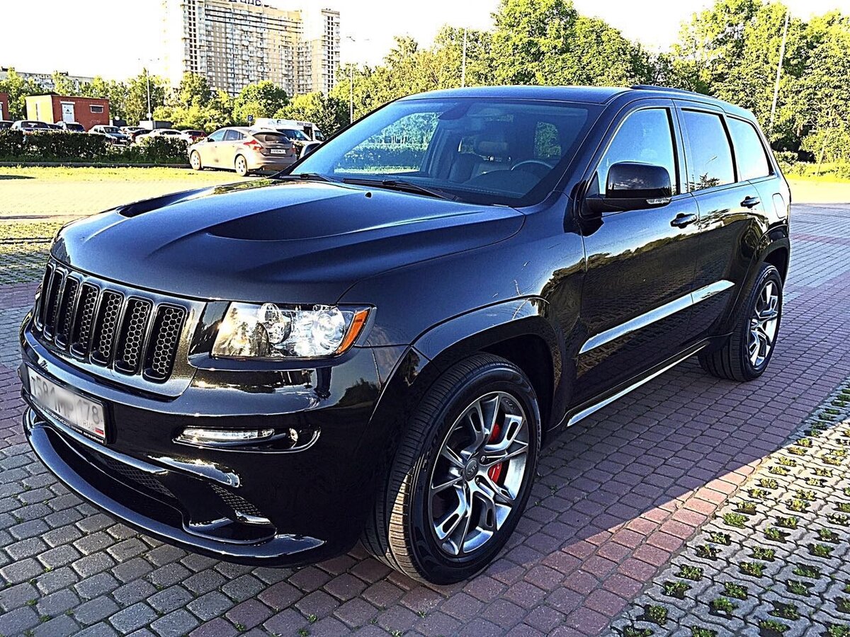 Jeep Grand Cherokee SRT8 IV (WK2) .