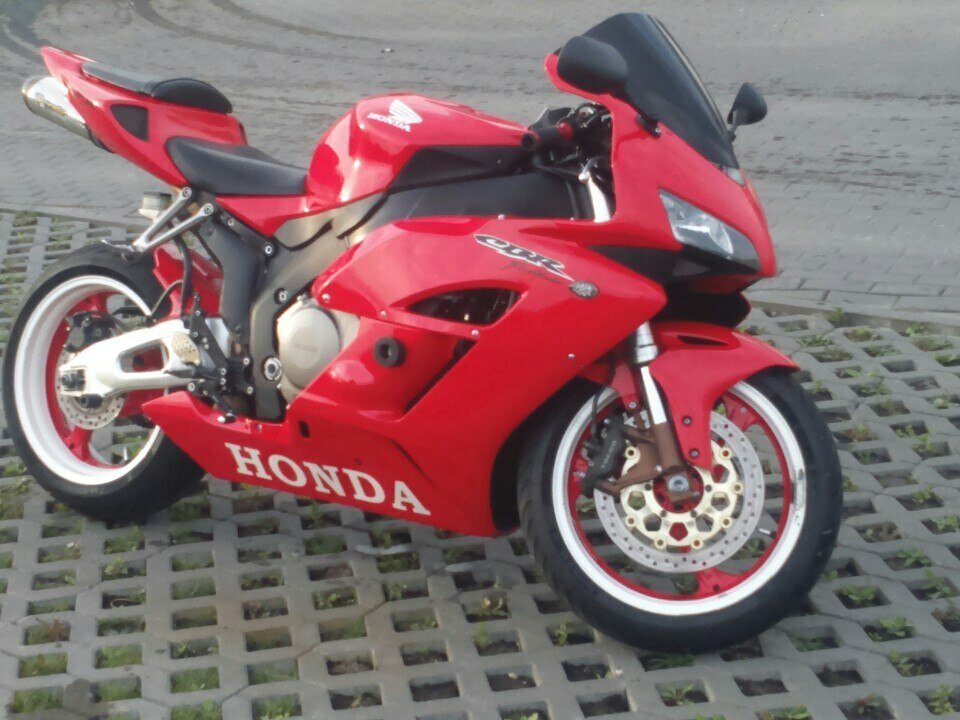 Honda cbr1000rr 2004 РІС‹С…Р»РѕРї