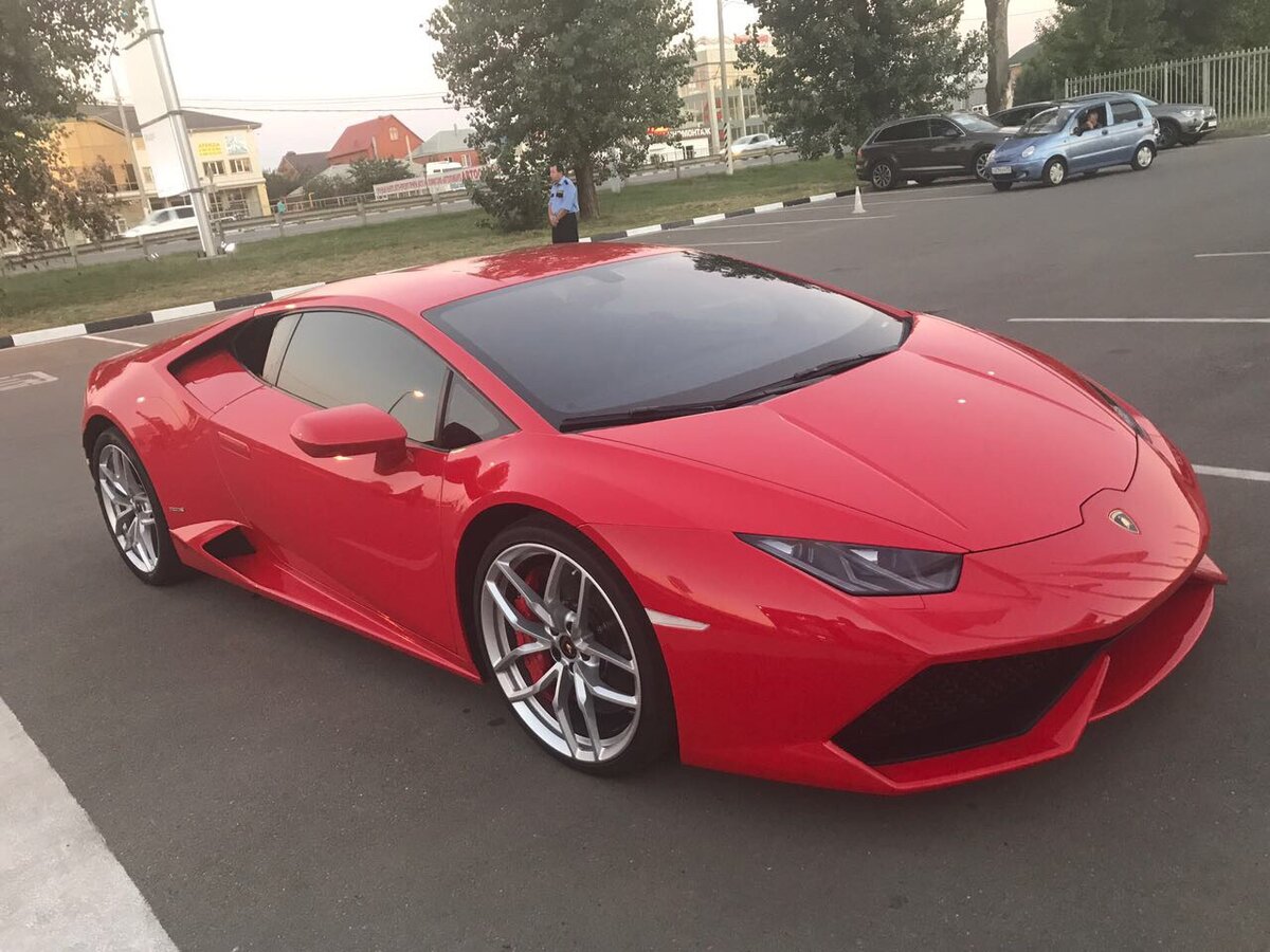 Lamborghini Huracan 2014 красная