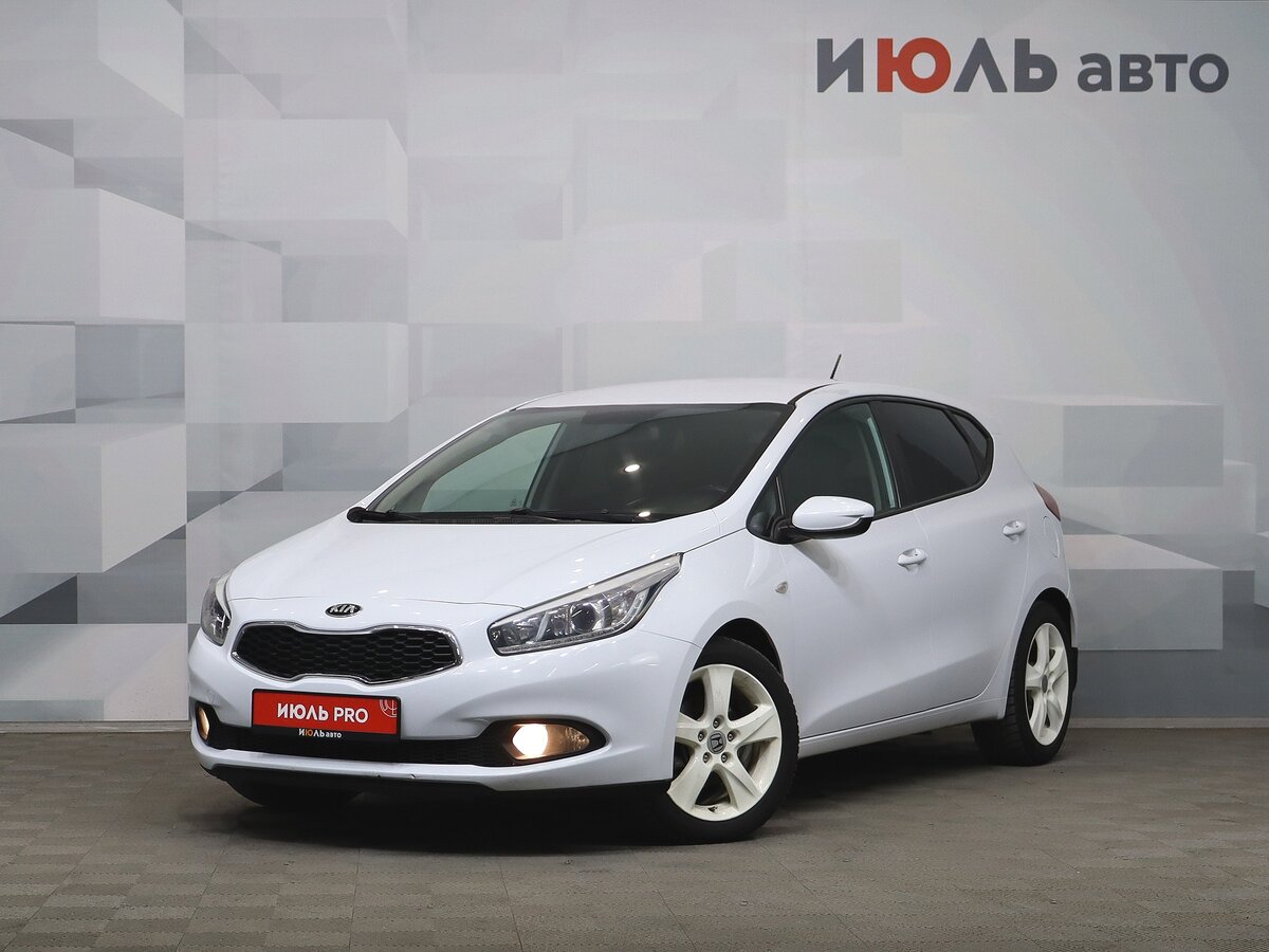 Kia Ceed 2013 белая