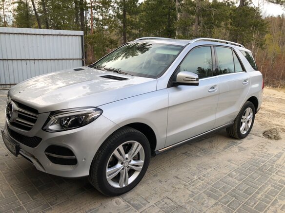 2015 Mercedes-Benz GLE 400 I (W166), серебристый, 3510000 рублей - вид 1