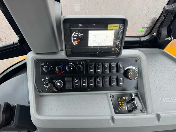 2025 JCB 3CX, жёлтый, 12000000 рублей - вид 8