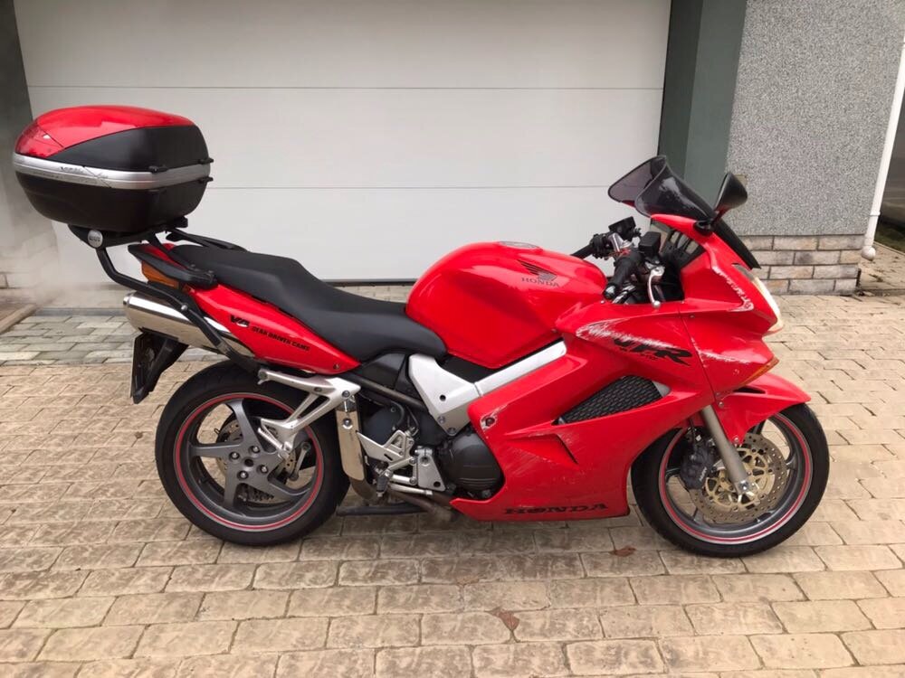 Honda VFR 2005