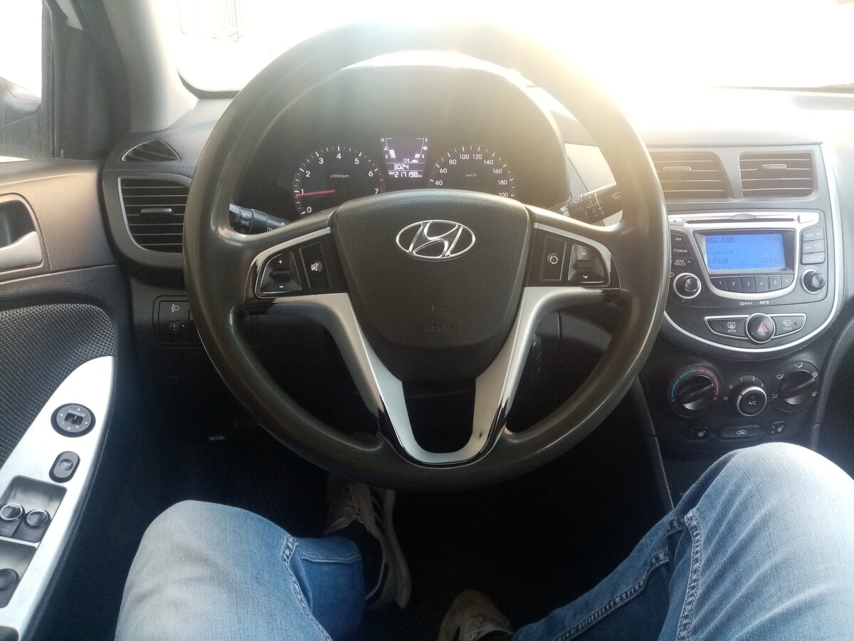 Купить б/у Hyundai Solaris I 1.6 MT (123 л.с.) бензин механика в ...