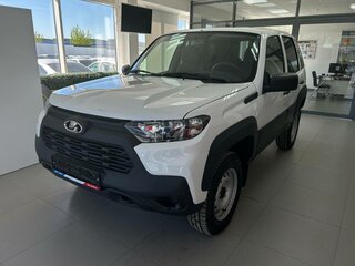 2025 Lada (ВАЗ) Niva I Рестайлинг (Travel), белый, 1334000 рублей, вид 1