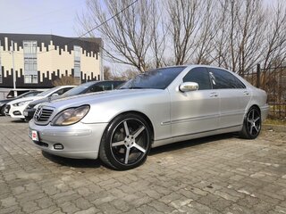 2000 Mercedes-Benz S-Класс 320 Long IV (W220), серебристый, 750000 рублей, вид 1
