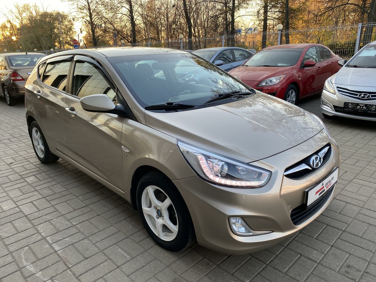 Купить б/у Hyundai Solaris I 1.6 AT (123 л.с.) бензин автомат в ...