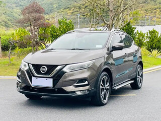 2022 Nissan Qashqai II Рестайлинг, коричневый, 1830000 рублей, вид 1