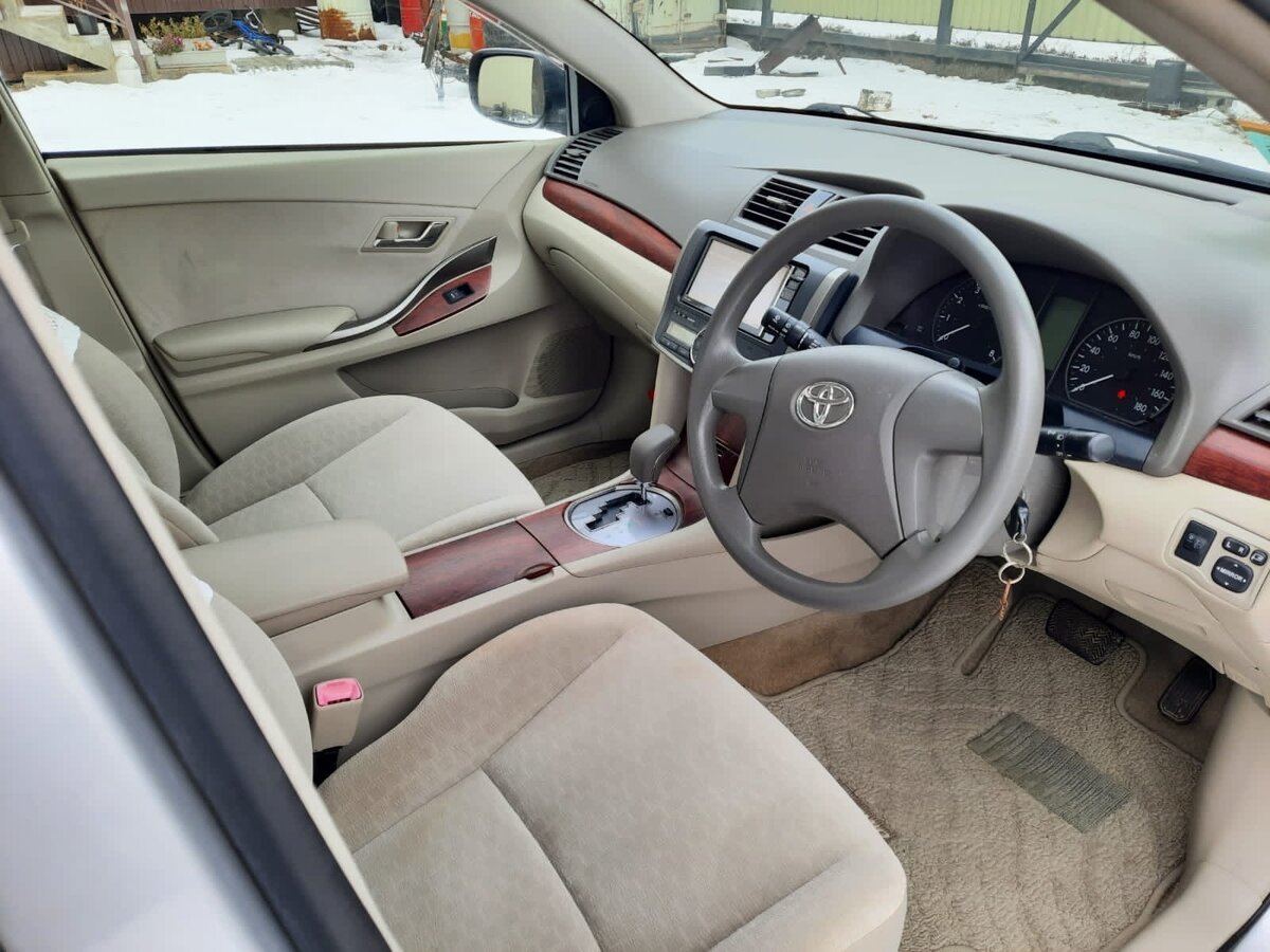 Toyota Premio t26