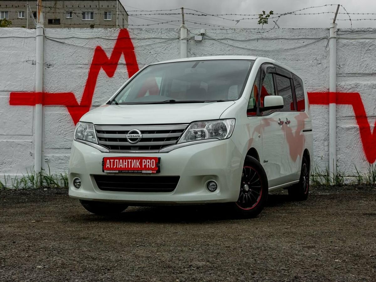 Ниссан Серена 2012 года