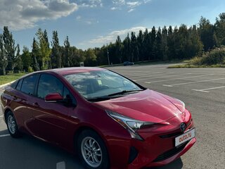 2017 Toyota Prius IV (XW50), красный, 1700000 рублей, вид 1