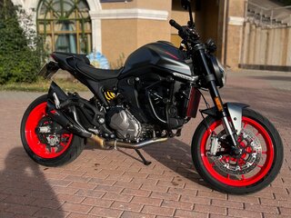 Ducati monster monster 2025
