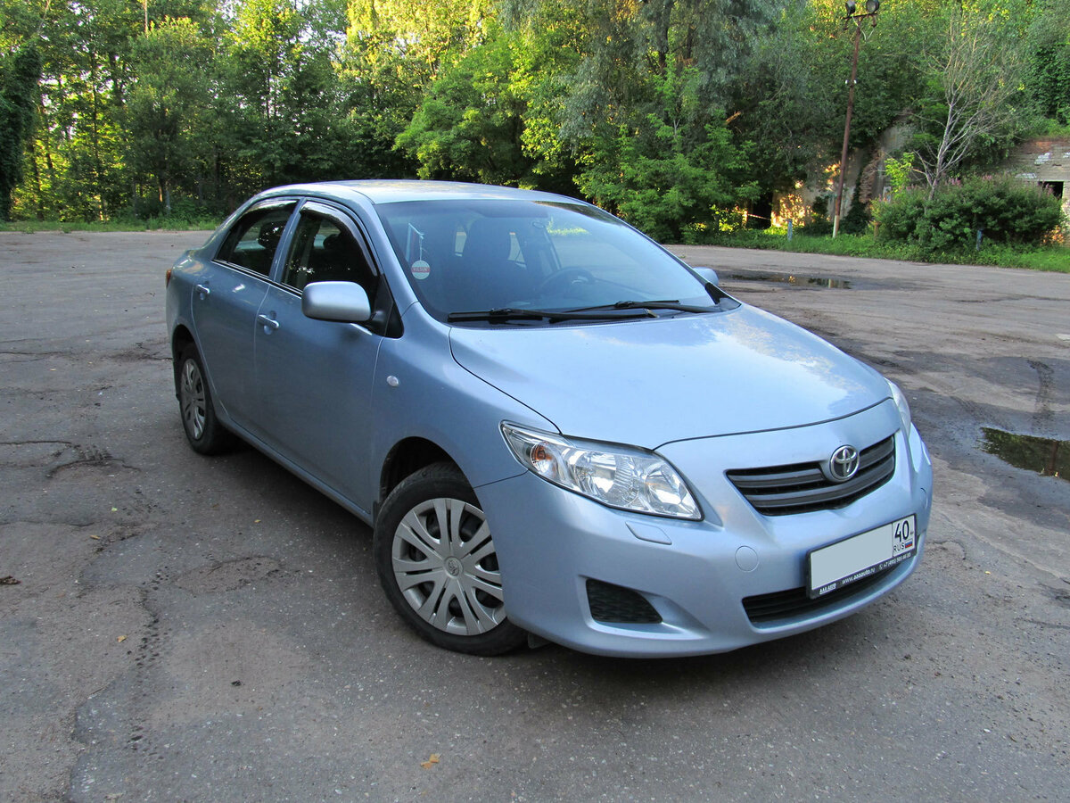 Toyota Corolla e140 голубая