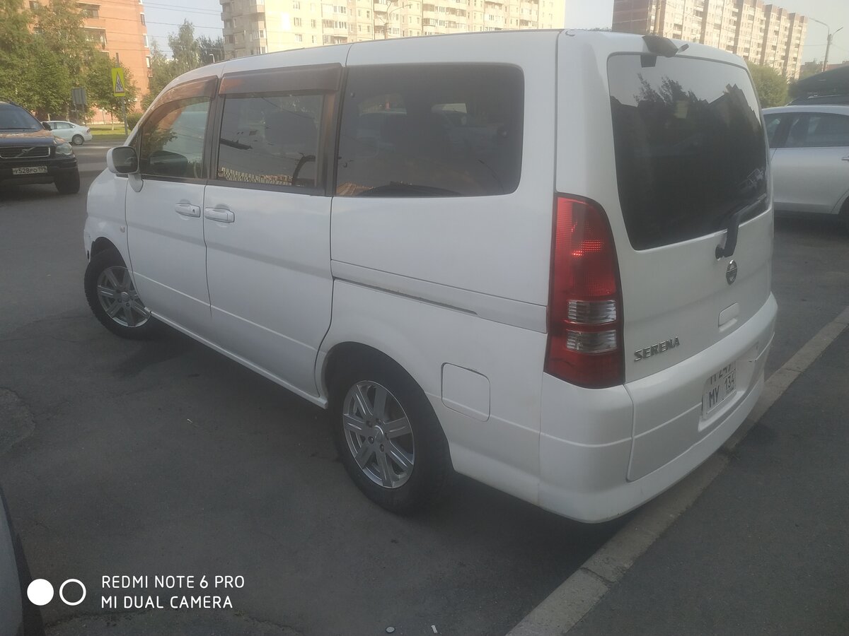 Nissan Serena Р±РµР»С‹Р№