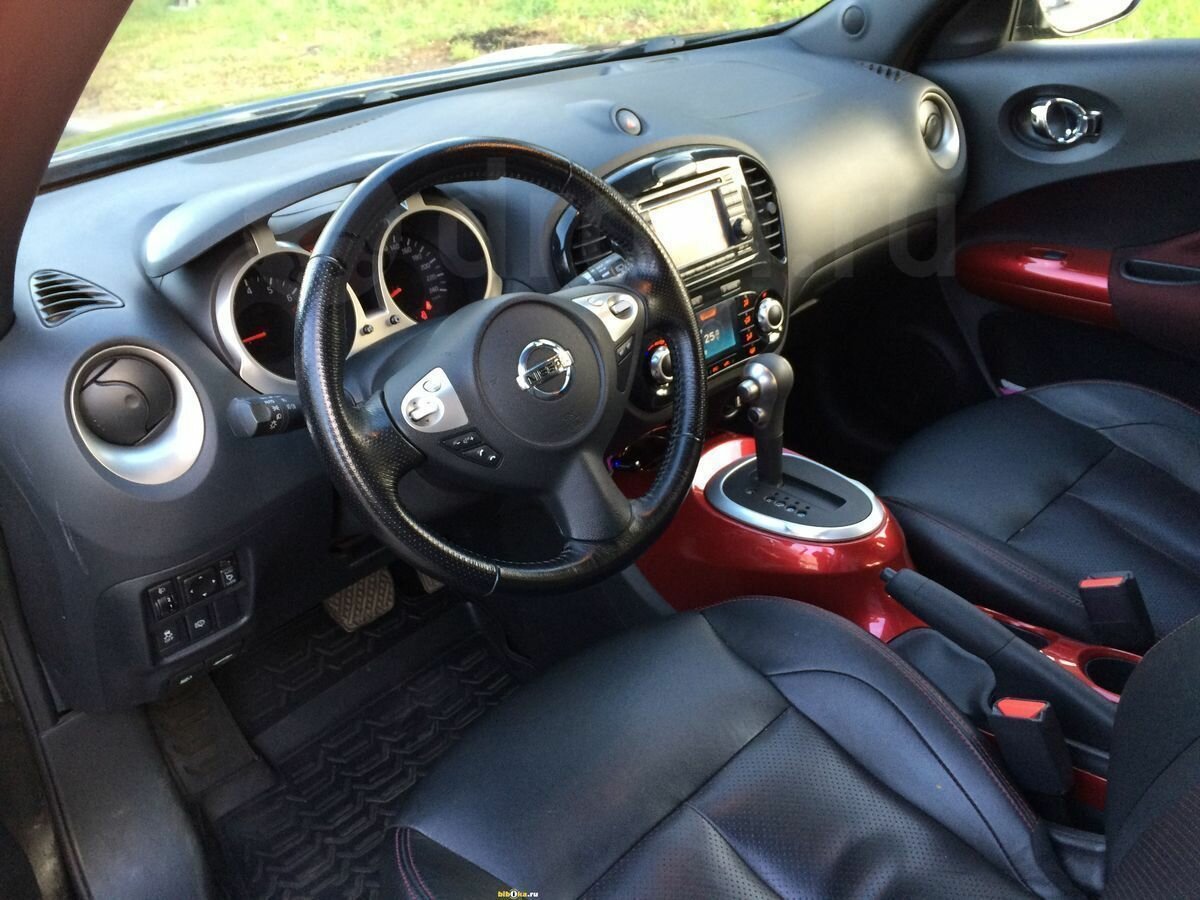 Nissan juke 2011 inside