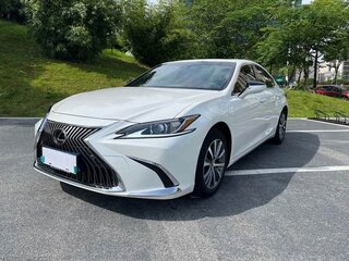 2021 Lexus ES 250 VII Рестайлинг, белый, 2800088 рублей, вид 1