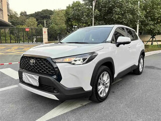 2022 Toyota Corolla Cross I, белый, 1860000 рублей, вид 1