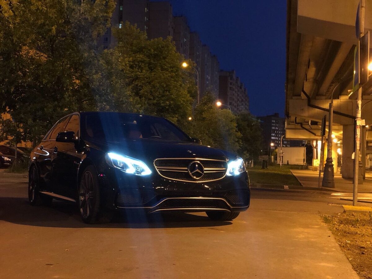 За рулем Mercedes Benz e200