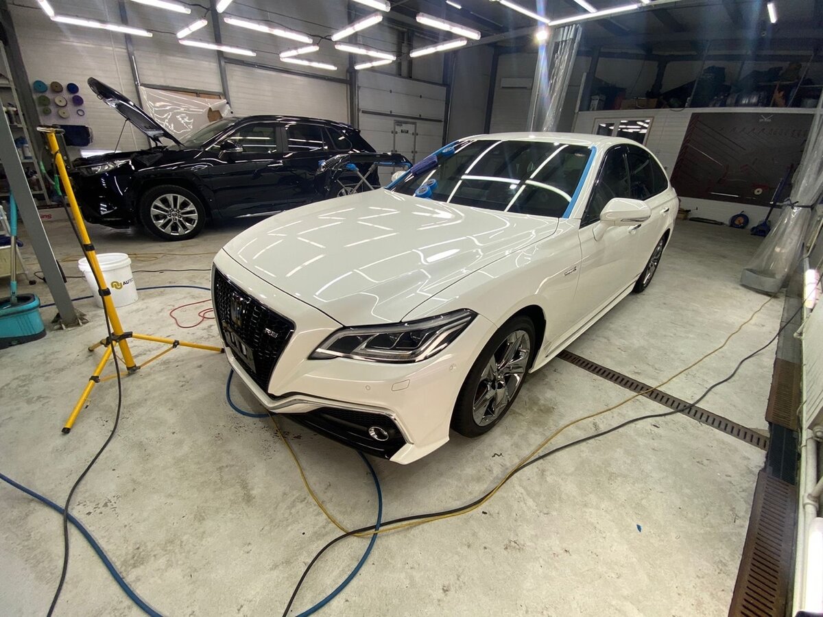 Toyota crown xv s220